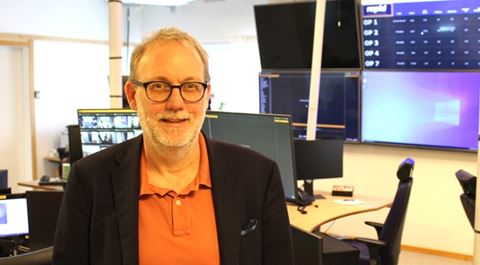 Mats B. Adman vill se en lagstiftning som tillåter all säkerhetsteknik, men som ställer krav på spårbarhet och hur tekniken används. Mats B. Adman vill se en lagstiftning som tillåter all säkerhetsteknik, men som ställer krav på spårbarhet och hur tekniken används.